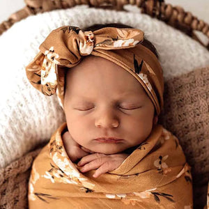 
            
                Load image into Gallery viewer, Snuggle Hunny Kids Baby Accessory Topknot Headband: Golden Flower
            
        