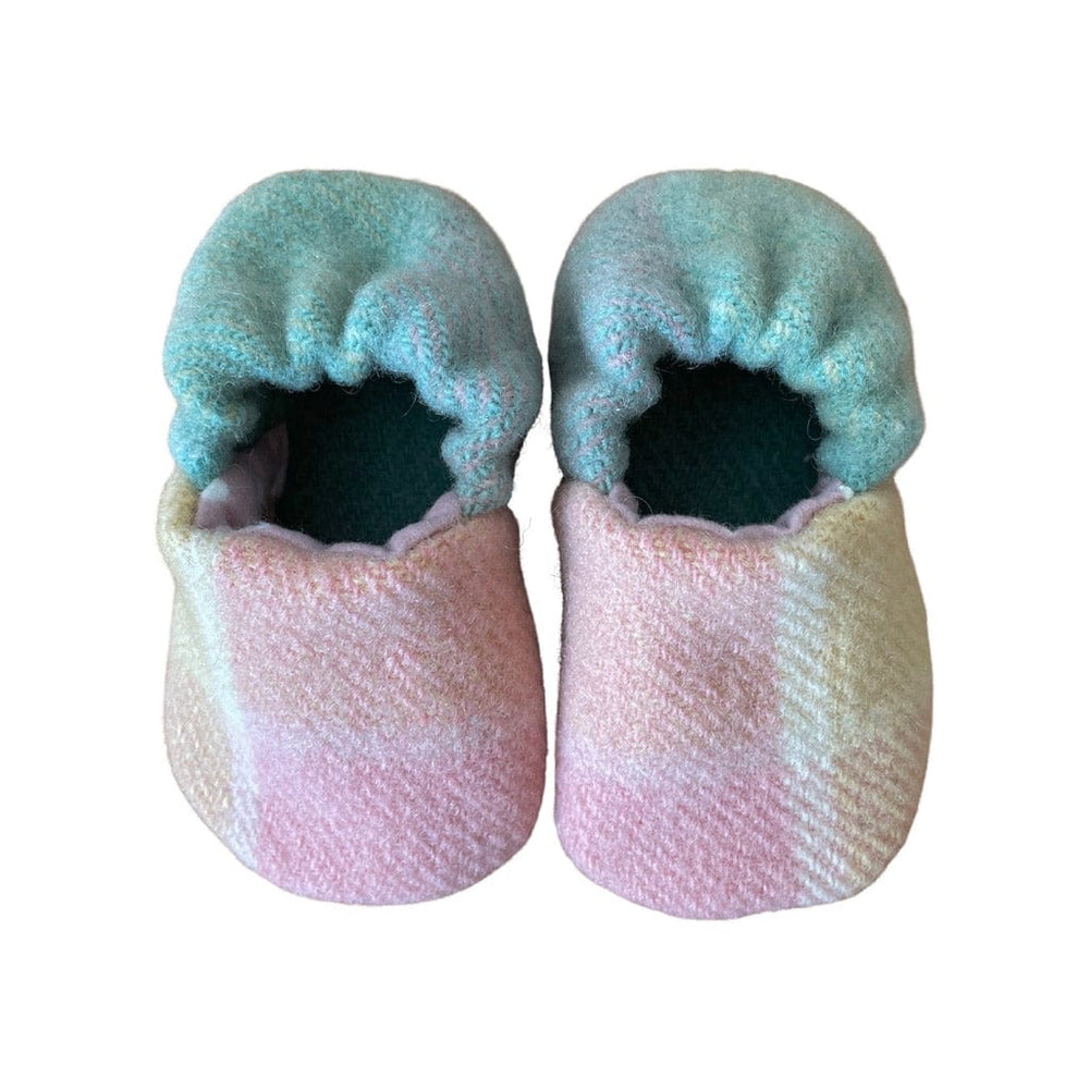 
            
                Load image into Gallery viewer, Vintage Me Baby &amp;amp; Toddler Vintage Wool Booties 0-6Mth: Rainbow
            
        