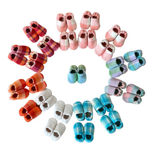 
            
                Load image into Gallery viewer, Vintage Me Baby &amp;amp; Toddler Vintage Wool Booties 6-12Mth: Fushia
            
        