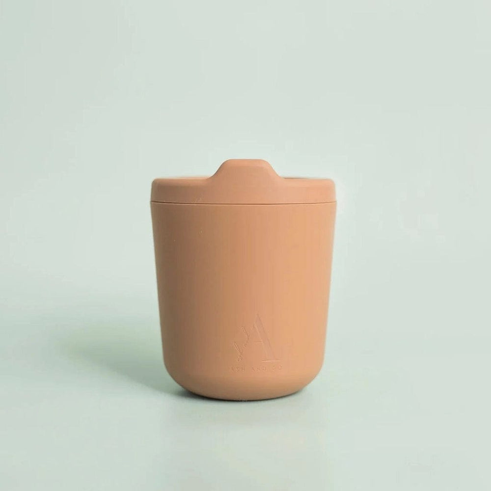 
            
                Load image into Gallery viewer, Ash &amp;amp; Co Nursing &amp;amp; Feeding Silicone Sipper Cup : Mocha
            
        