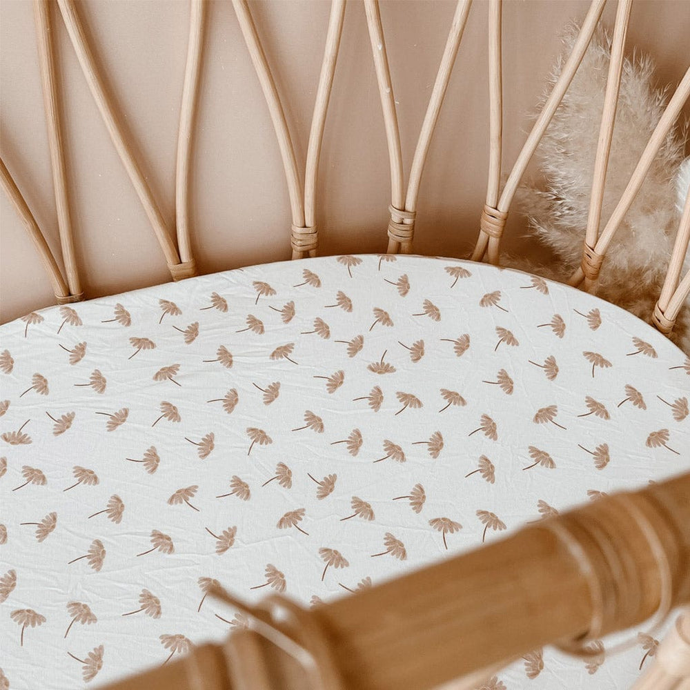 
            
                Load image into Gallery viewer, Blossom and Pear Sheet Bassinet / Change Sheet : Daisies
            
        