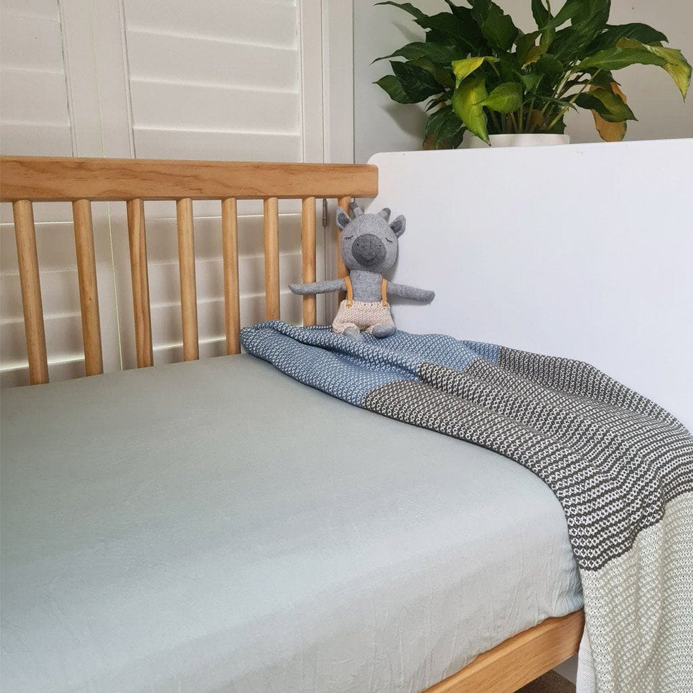 
            
                Load image into Gallery viewer, Organic Cotton Cellular Cot Blanket : Olive Stripe Ecosprout
            
        