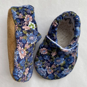 
            
                Load image into Gallery viewer, Pretty Kiwi Baby Accessory Baby Booties : Daisy
            
        