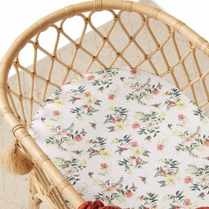 
            
                Load image into Gallery viewer, Snuggle Hunny Kids Bassinet/Change Sheet : Festive Berry
            
        