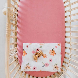 
            
                Load image into Gallery viewer, Jersey Fitted Bassinet Sheet : Rouge Pink Sheet Snuggle Hunny Kids 
            
        