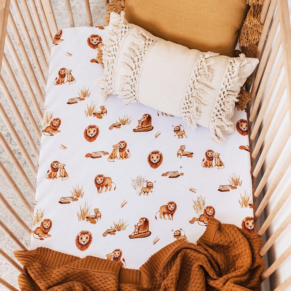 
            
                Load image into Gallery viewer, Snuggle Hunny Kids Fitted Cot Sheet : Lion
            
        