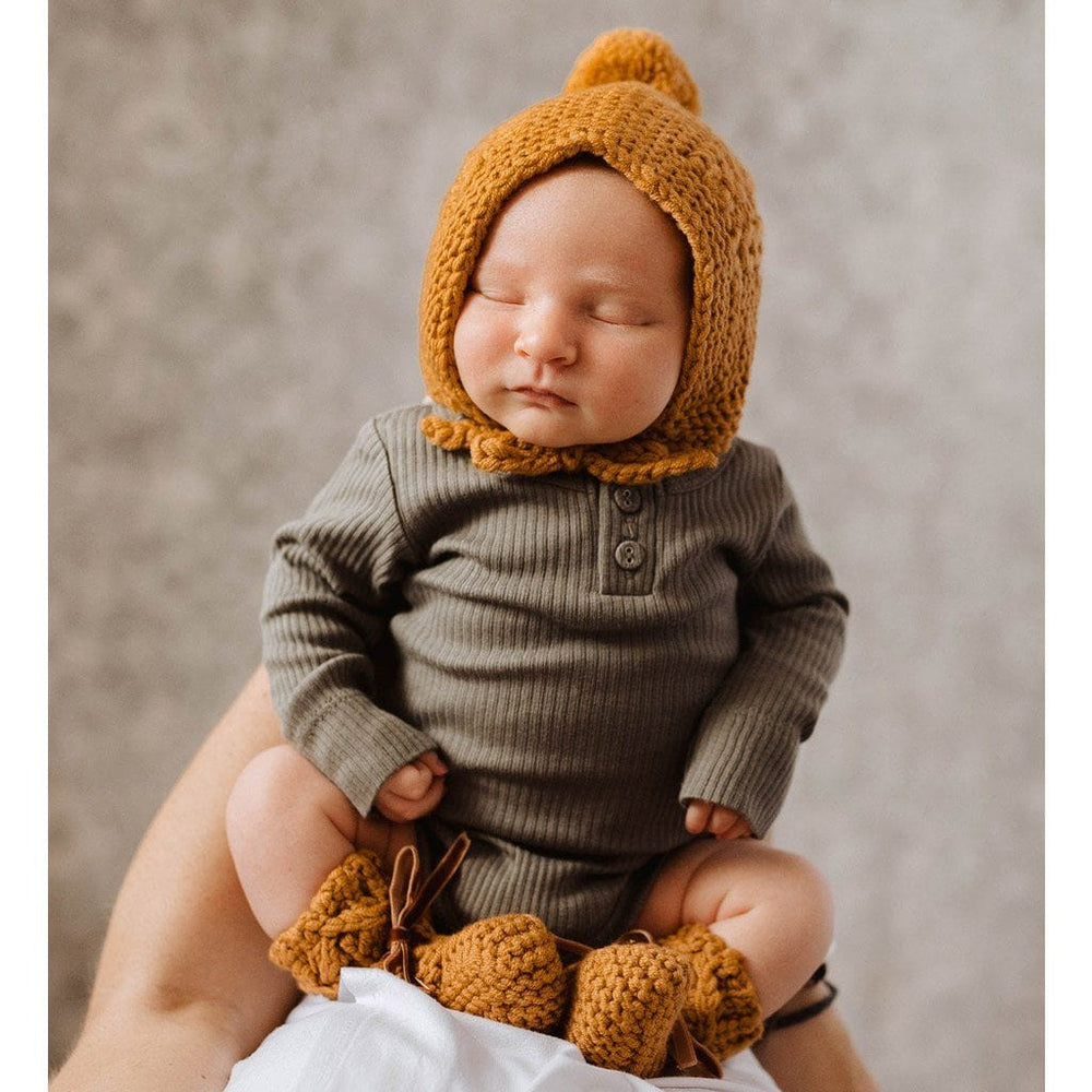 
            
                Load image into Gallery viewer, Merino Bonnet and Booties Set : Bronze Baby Accessory Snuggle Hunny Kids 
            
        